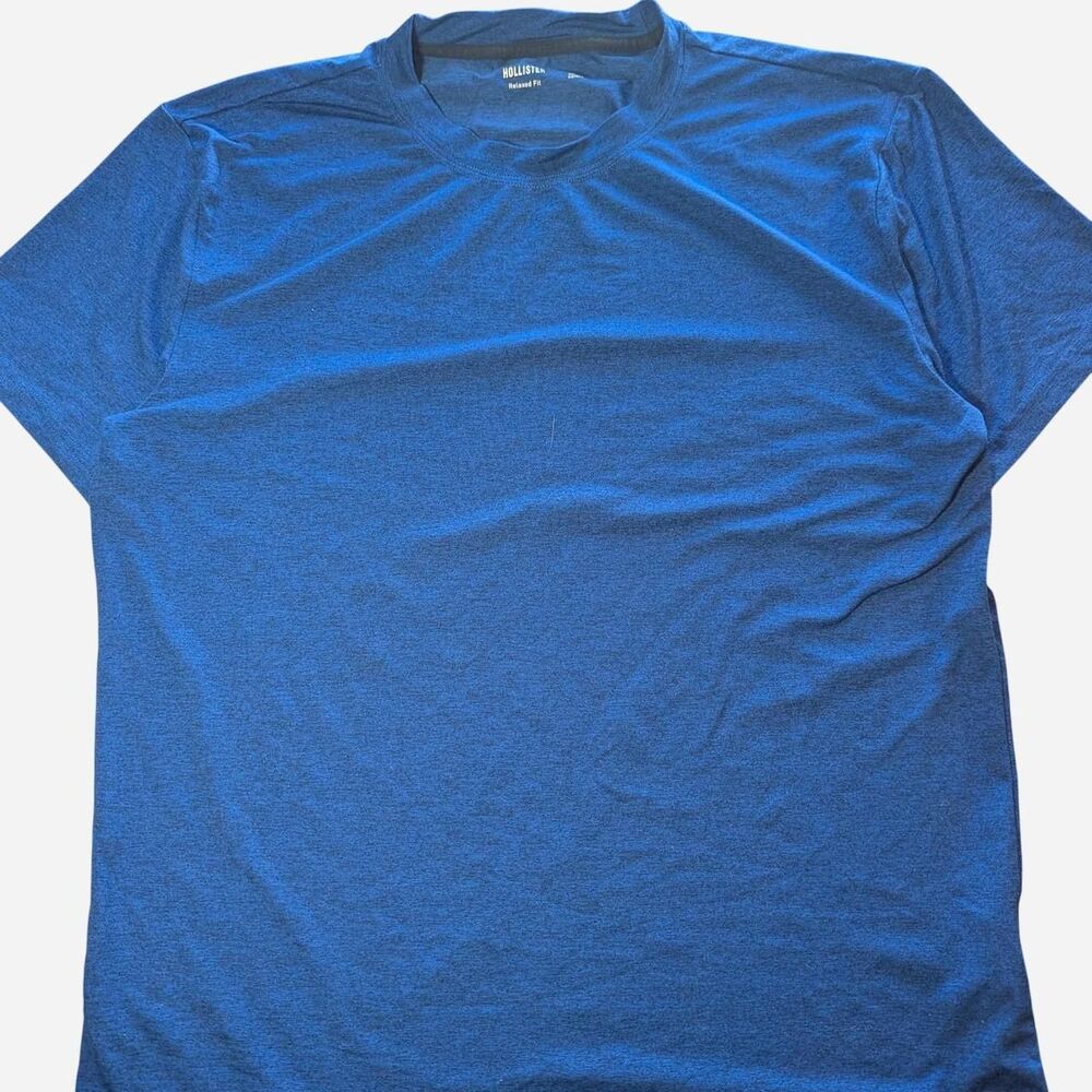 Hollister-co Men's Blue and Navy T-shirt